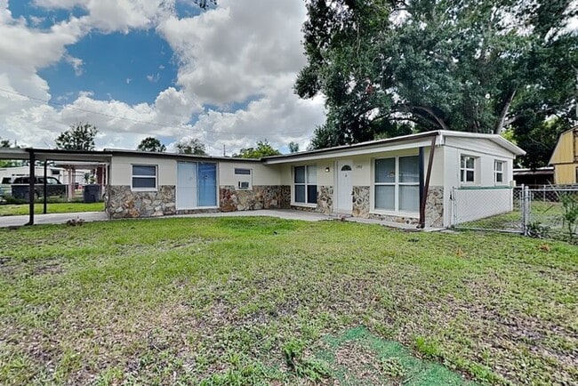 Building Photo - 1703 Carnegie Cir