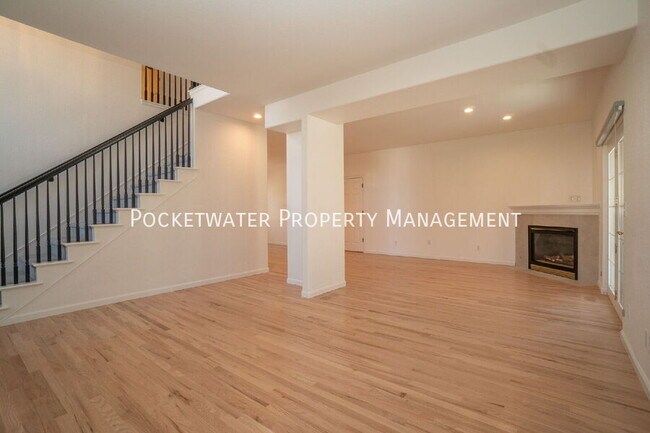 Building Photo - 1237 St John St