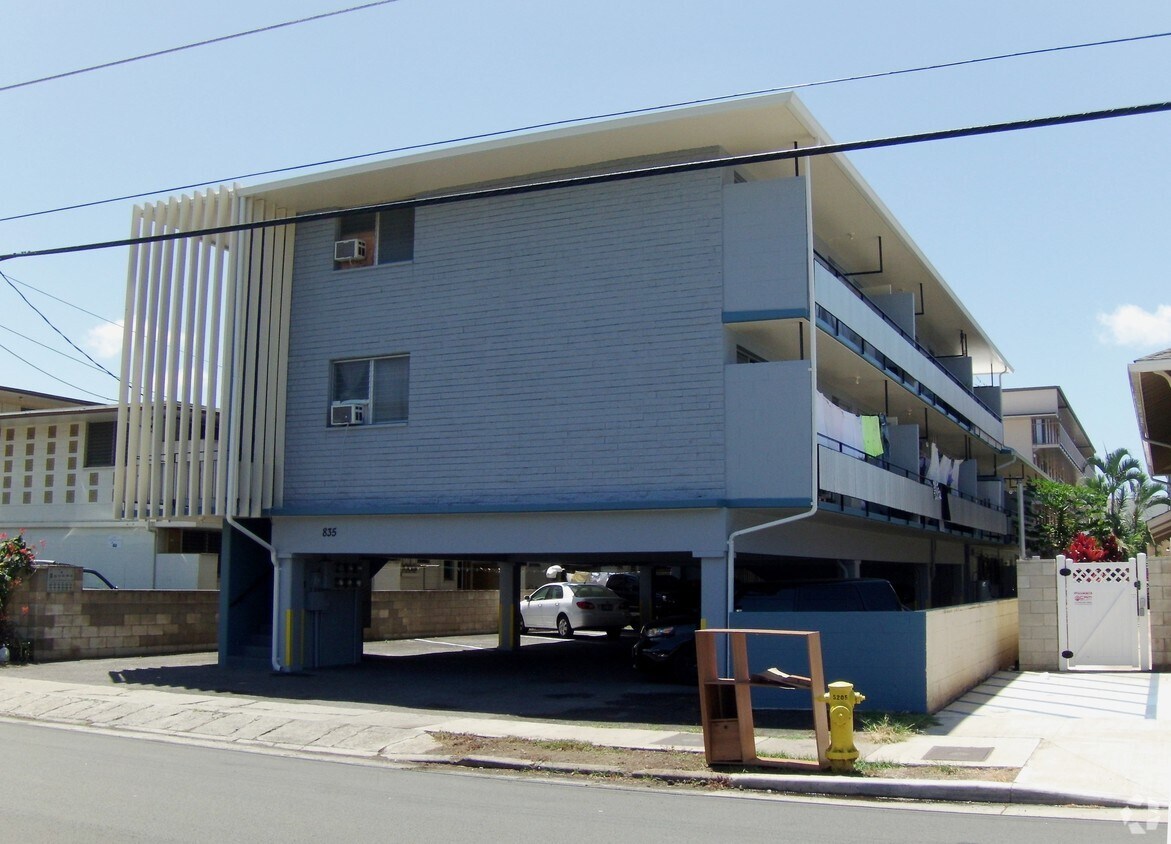 Building Photo - 835 Olokele Ave
