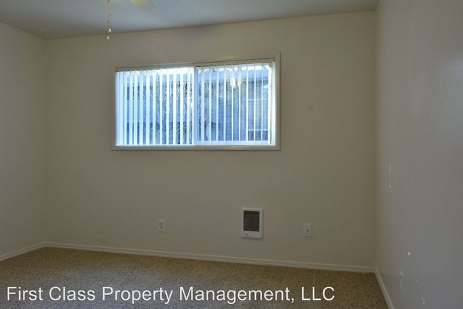 Foto del edificio - 3853 Lake Grove Ave