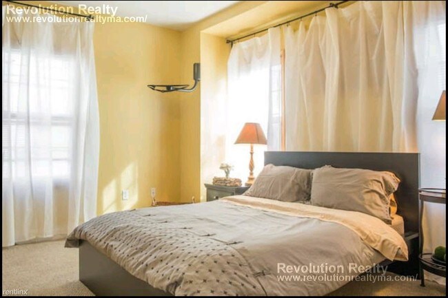 Foto del edificio - 379 Pleasant St