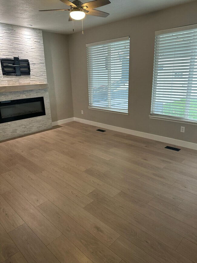 Foto del edificio - 5778 Ballerina Way