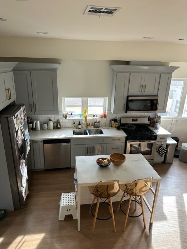 Building Photo - 2406 S Dunsmuir Ave