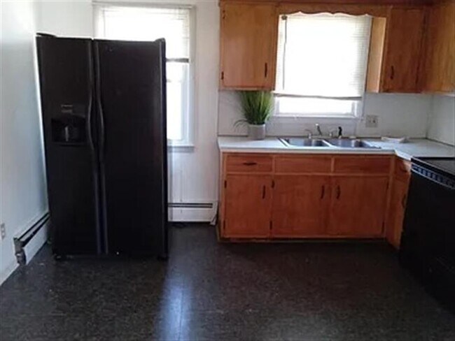 Building Photo - 132 Carleton