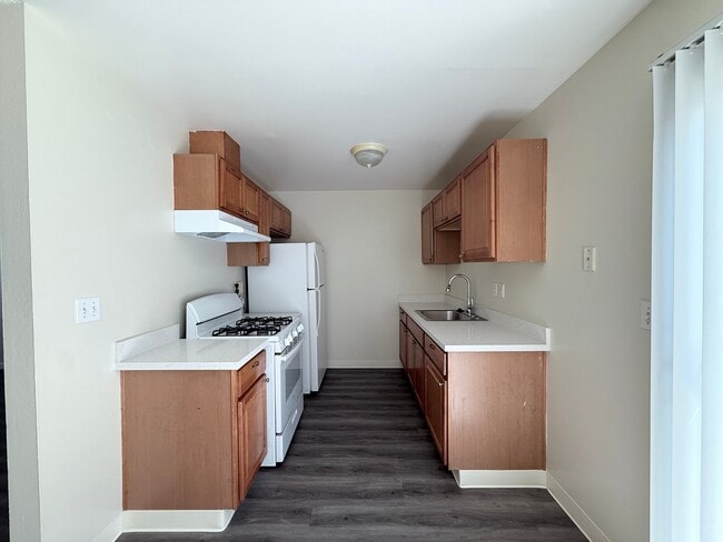 Building Photo - 671 Military E
