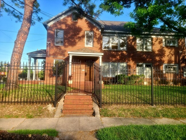 House - 4703 Chenevert St