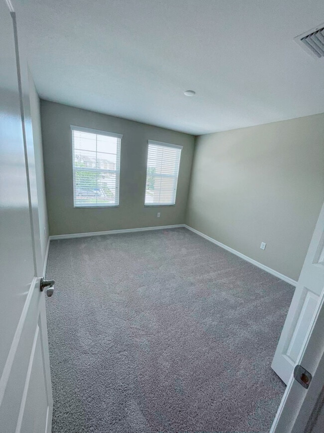 Building Photo - 29853 Southwell Ln