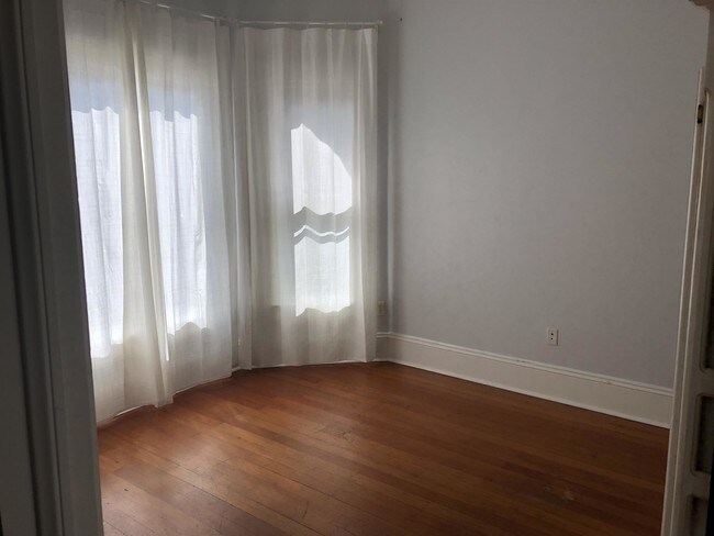 Foto del edificio - 2905 S Hoover St