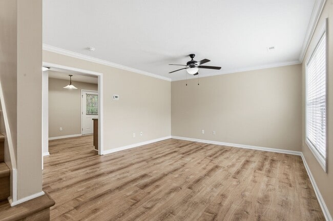 Foto del edificio - Knoxville 37912 - 2 bedroom 1.5 bath condo - call Jean Chung 865-386-1022