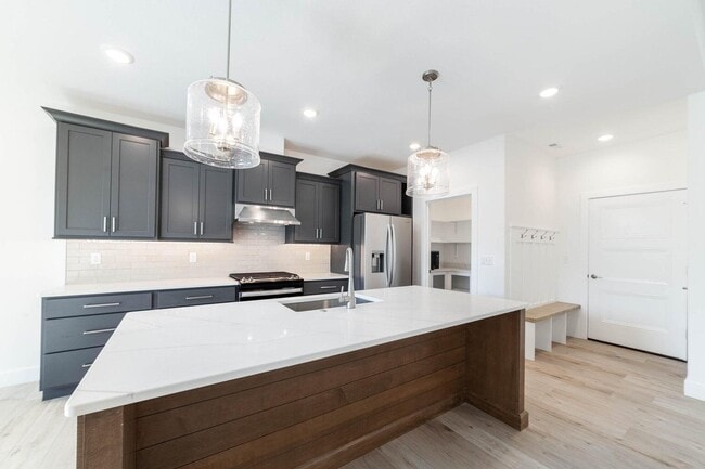 Building Photo - 808 Napa Dr