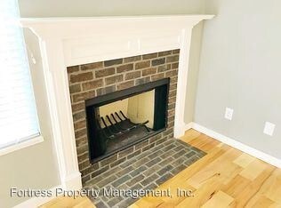 Foto del edificio - 8647-8647 SE Woodstock Blvd