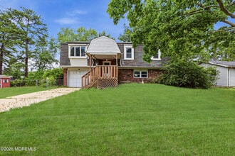 Building Photo - 3 Cherokee Dr