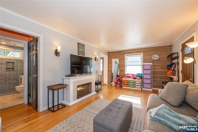 Photo - 16-15 Well Dr House