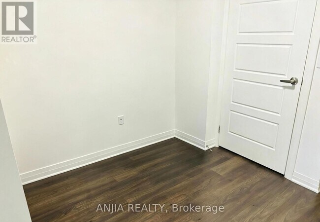 Photo du bâtiment - 155 William Duncan Rd