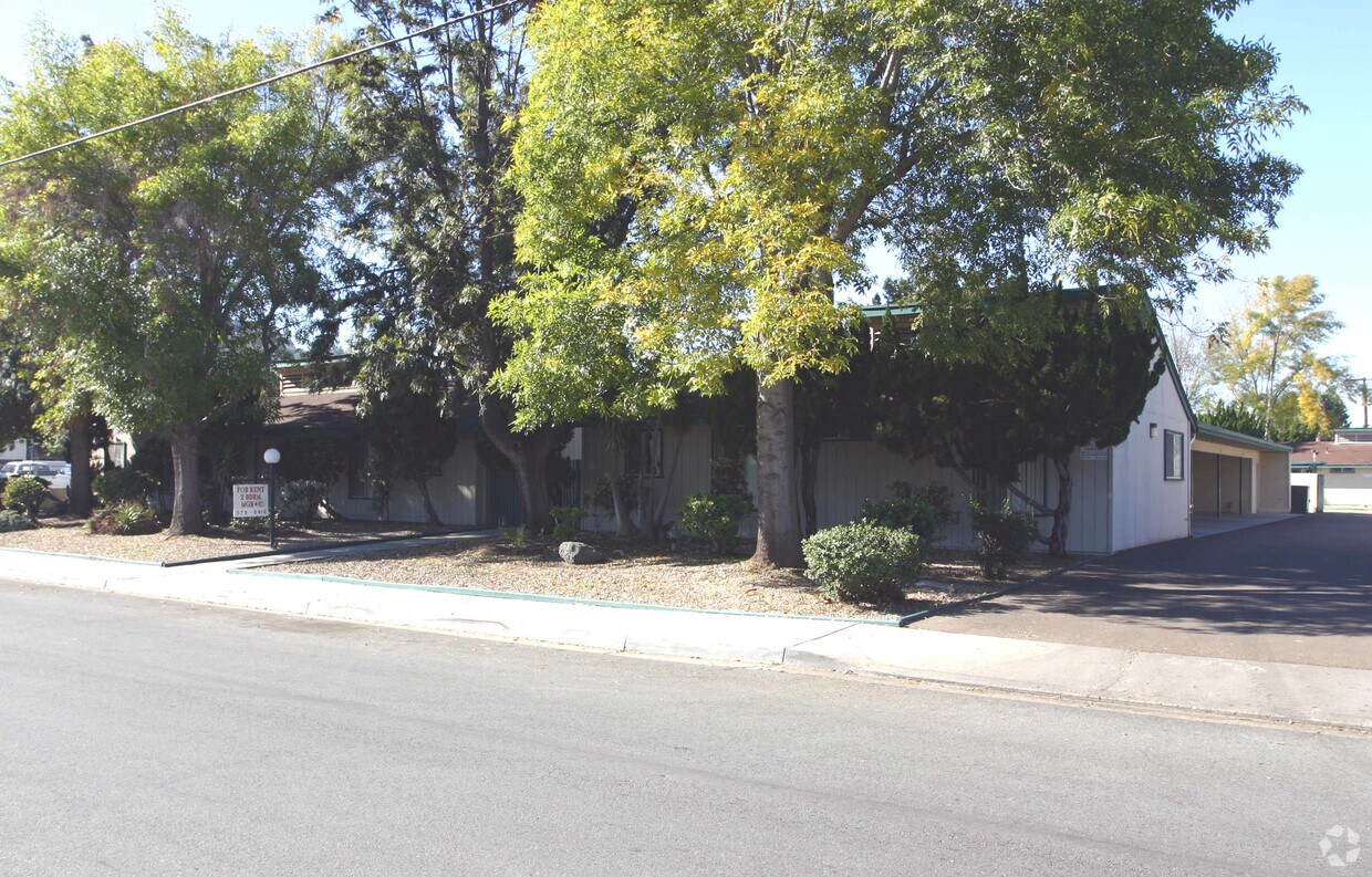 Building Photo - 656 Ballard St