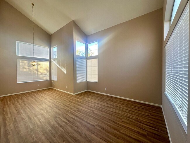 Building Photo - Amarante at Summerlin