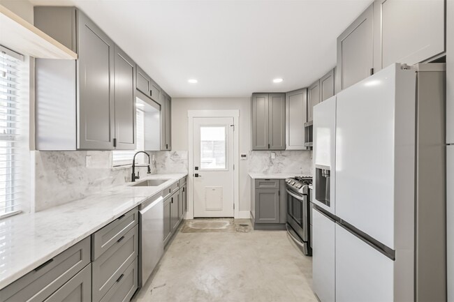 Building Photo - 6205 S Rice Ave