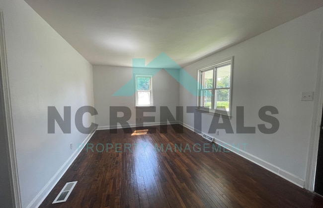 Building Photo - 1663 E 23rd St
