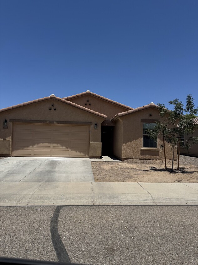 Foto principal - 4728 E Longhorn St