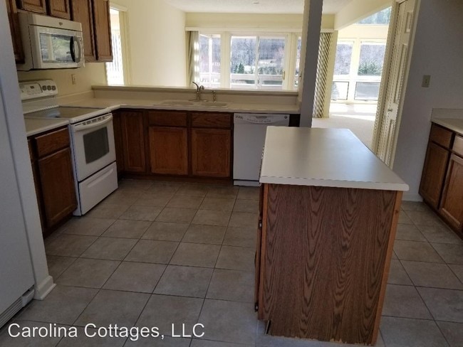 Building Photo - 2 br, 2 bath House - 225 Winding Meadows Dr.