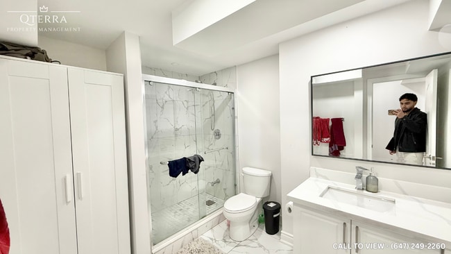 Building Photo - 4082 Channing Cres