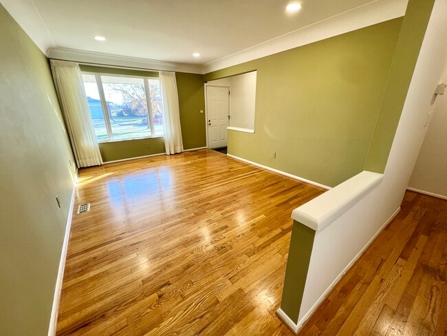 Building Photo - 30541 McGrath Dr