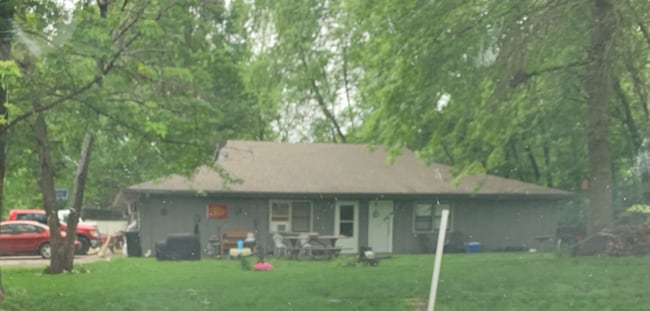 Building Photo - 610 Whitcome St