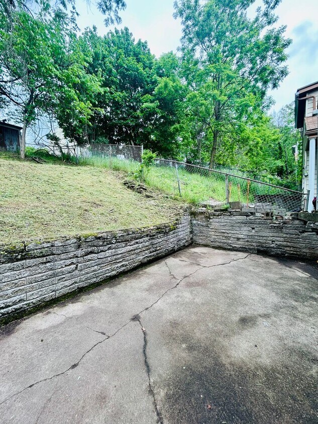Building Photo - Now Leasing: Charming 3-Bedroom Home with ...