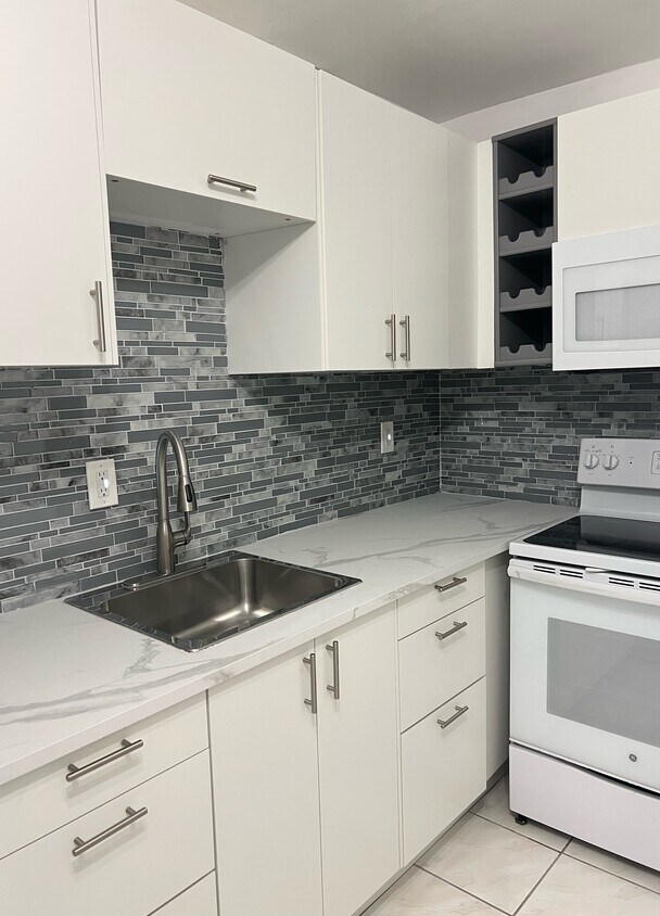 Primary Photo - Apollo Condominium