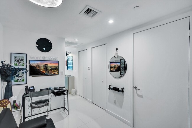 Foto del edificio - 1300 S Miami Ave