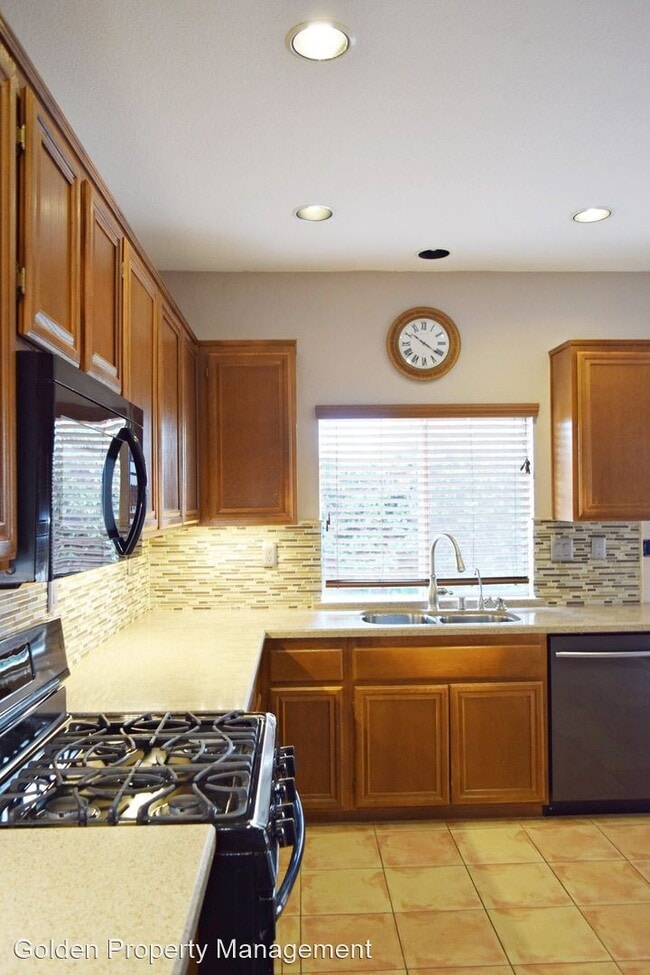 Building Photo - 3 br, 2.5 bath House - 1308 Battle Creek Rd