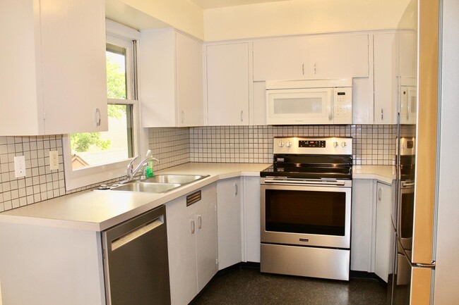 Building Photo - 2757 NW Quimby St