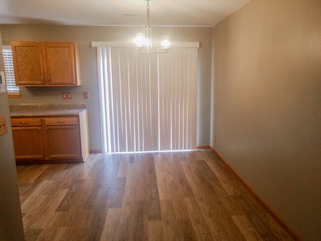 Building Photo - 221 Walters Dr