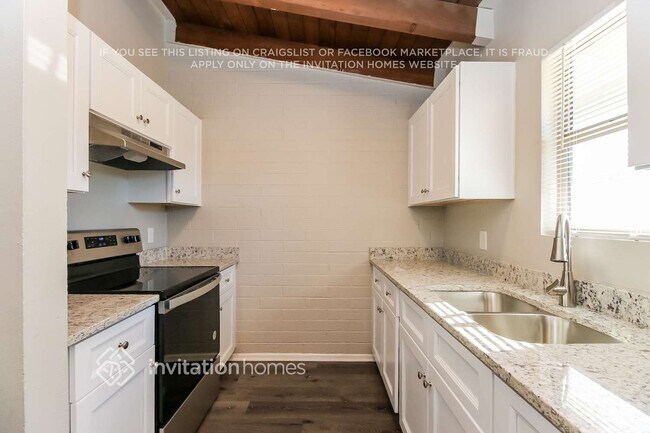 Foto del edificio - 6532 N 59th Dr