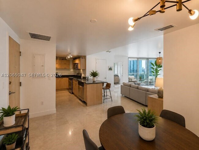 Foto del edificio - 350 S Miami Ave