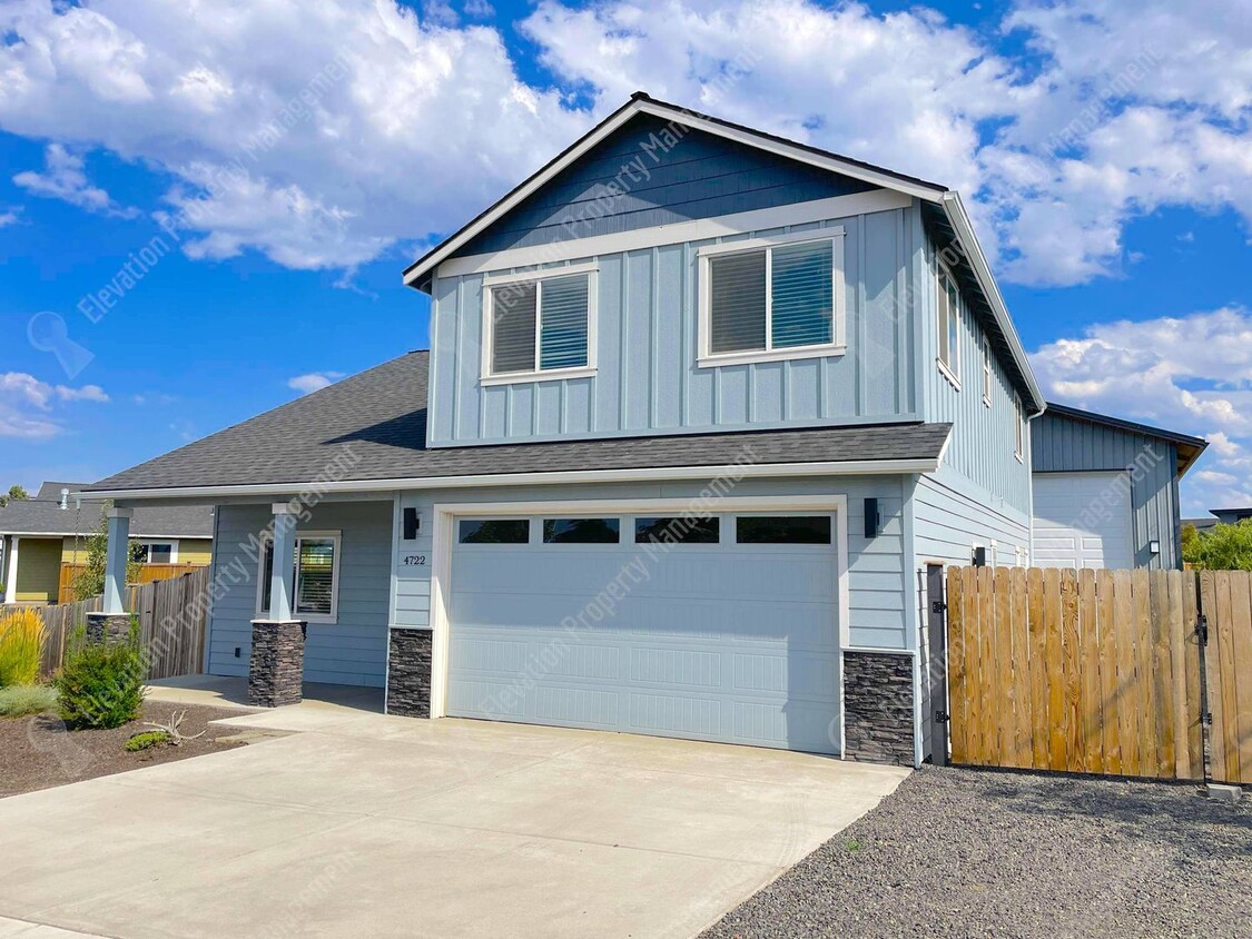 Primary Photo - 3-bedroom home in Redmond with Huge Bonus ...