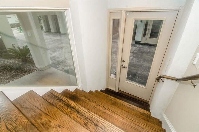 Foto del edificio - 2311 Camden Dr