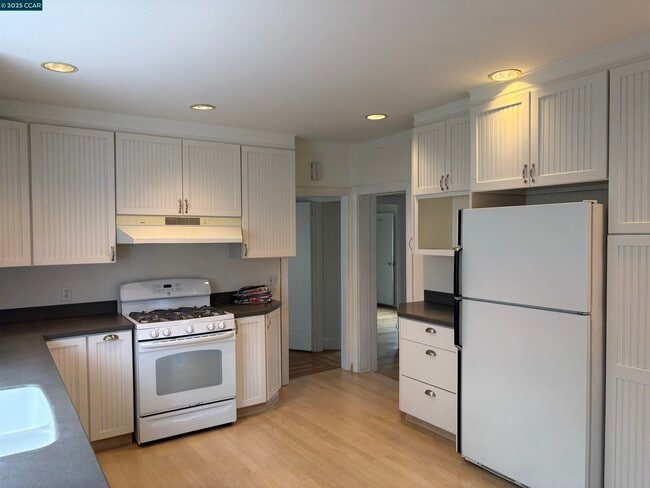 Foto del edificio - 1140 Arreba St