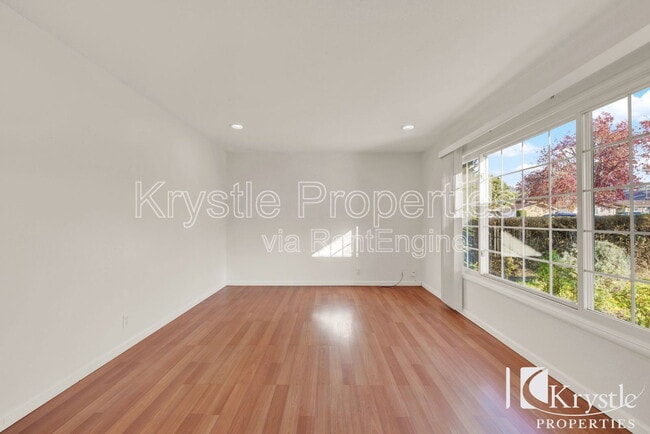 Foto del edificio - 1009 Heartwood Ave