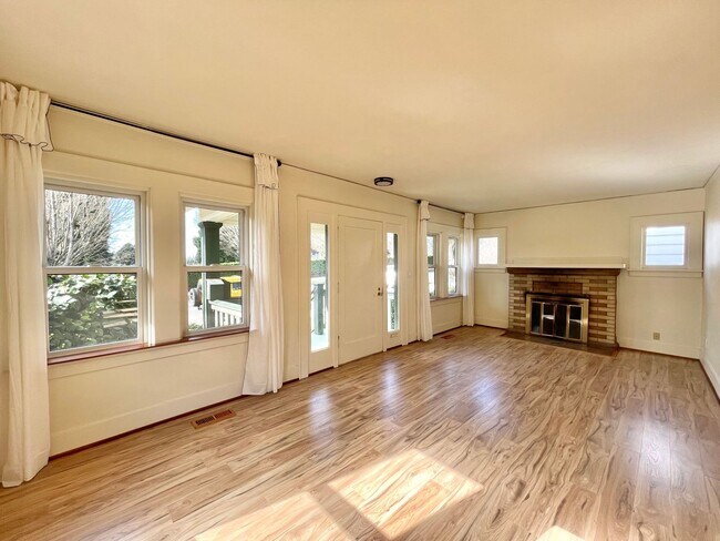 Foto del edificio - Great Home for rent