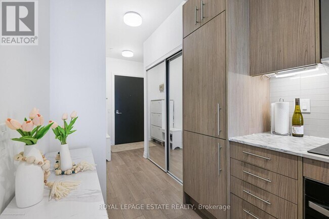 Photo du bâtiment - 286 Main St