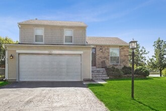 Building Photo - 404 Southwood Cir