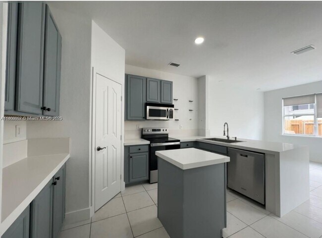 Foto del edificio - 8042 NW 114th Pl