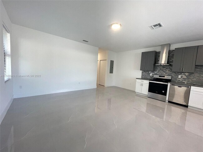 Building Photo - 3092 NW 27th St