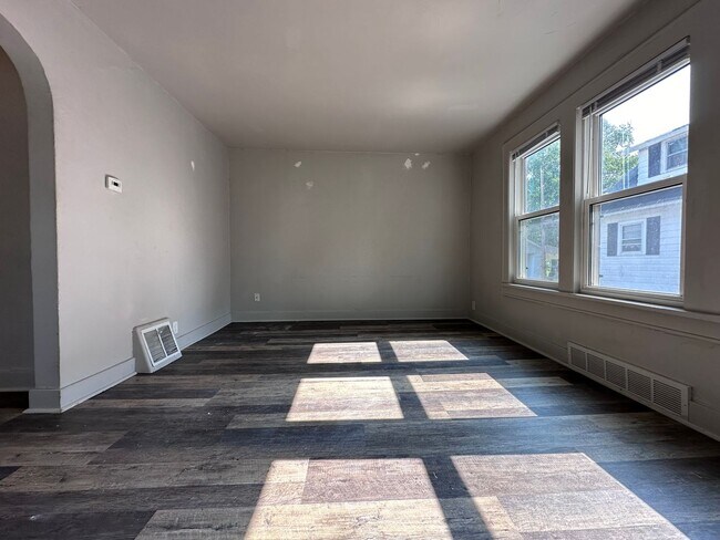 Foto del edificio - 854-856 Kellogg St