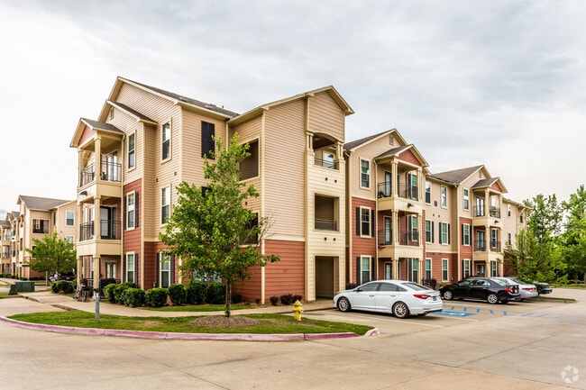 Building Photo - Vista Place Student Apartments