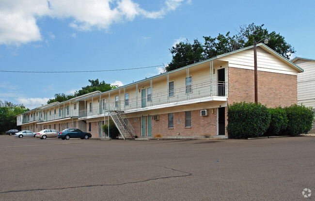 Building Photo - College Park Apartments