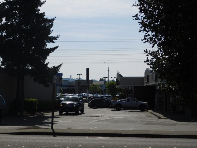 Building Photo - 516 Shattuck Ave S