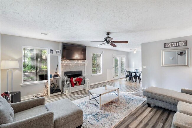 Foto del edificio - 2935 Sawgrass Trail SW