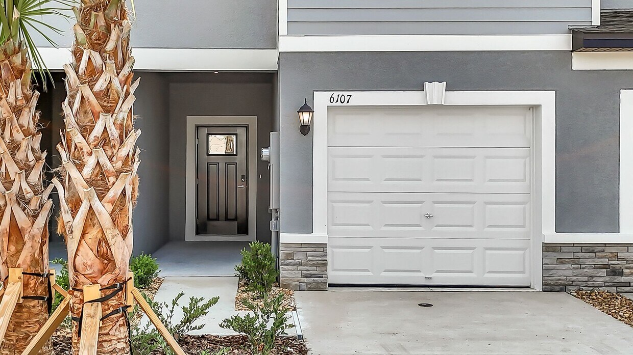 Primary Photo - Brand NEW Beautiful 3/2.5 Townhouse